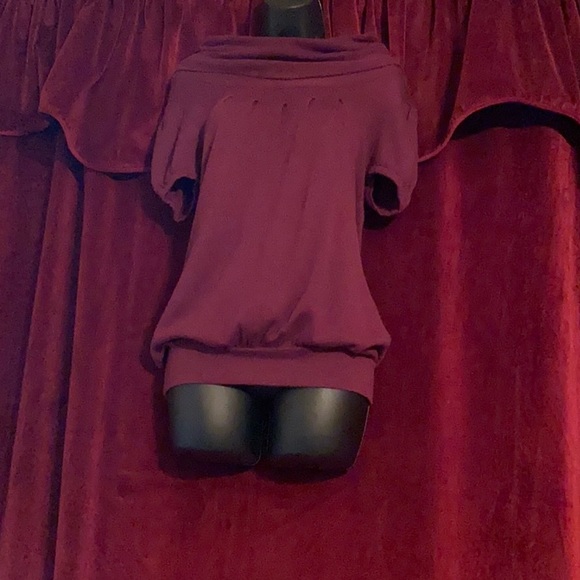 Sweater shirt . Short sleeves with a big neck - Picture 2 of 6